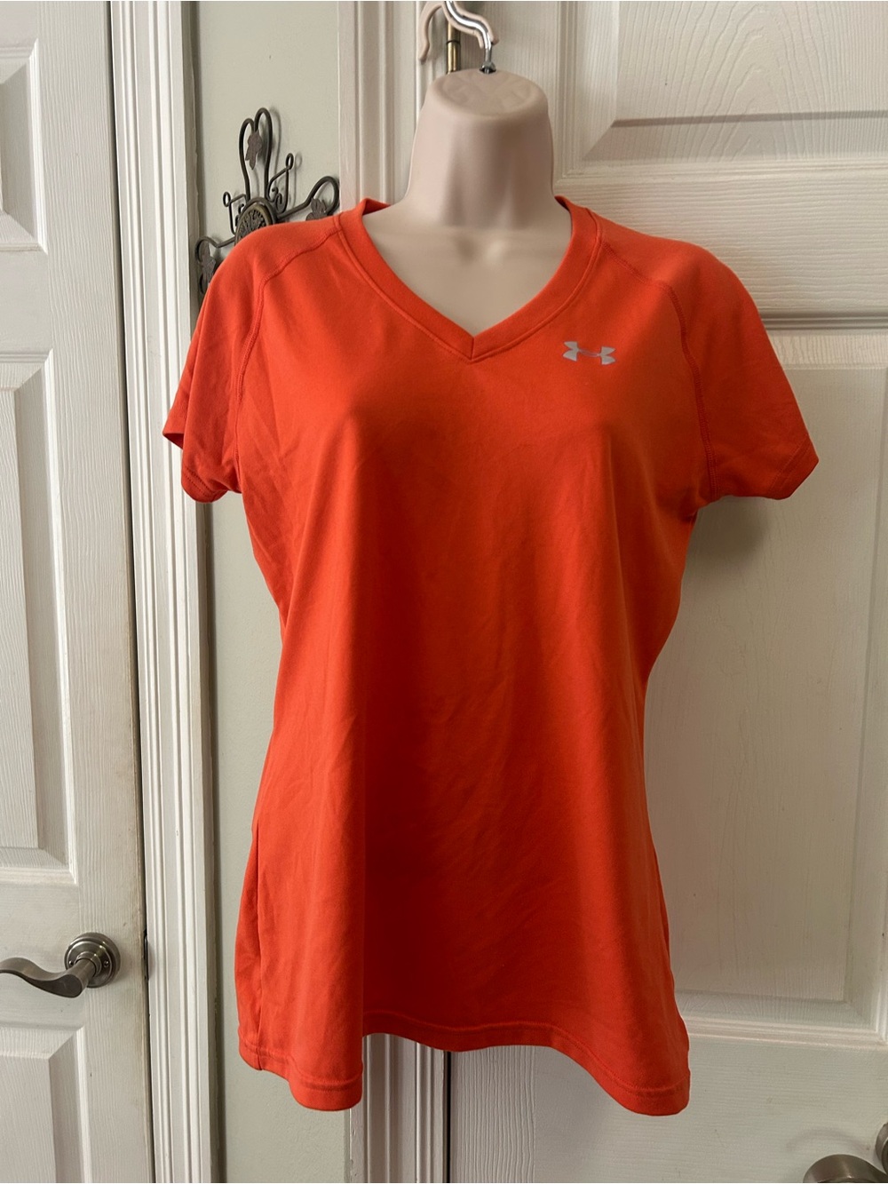 Under Armour Womens Orange V-Neck Women's Performance Tee Semi Fitted Athletic